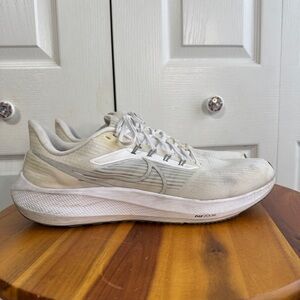 Nike air zoom Pegasus 39 tennis shoes size 15